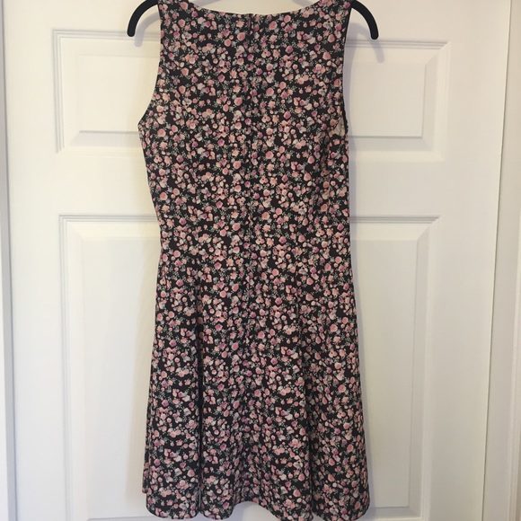 Floral Summer Dress - Picture 4 of 5